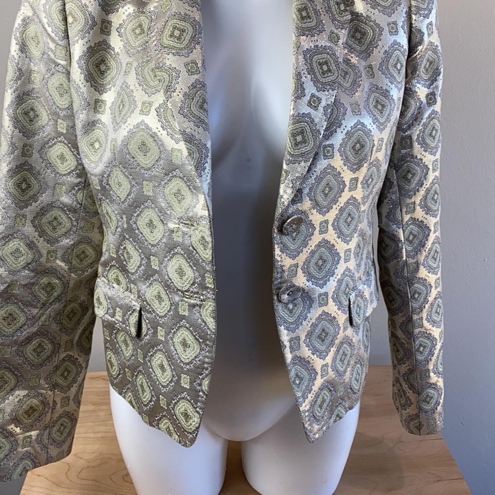 Women’s Patterned Jacquard Blazer - Green Metallic - Picture 12 of 16